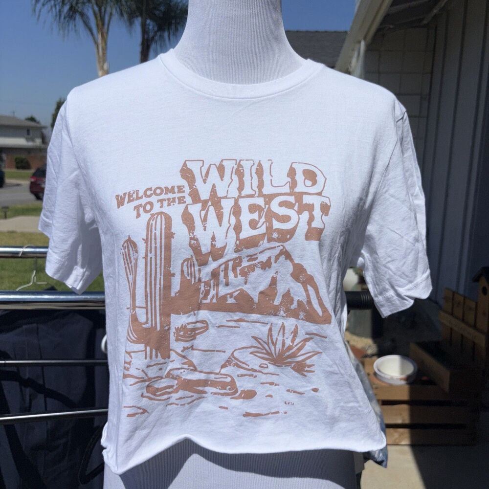 Wild West white crop T-shirt women’s size medium/large